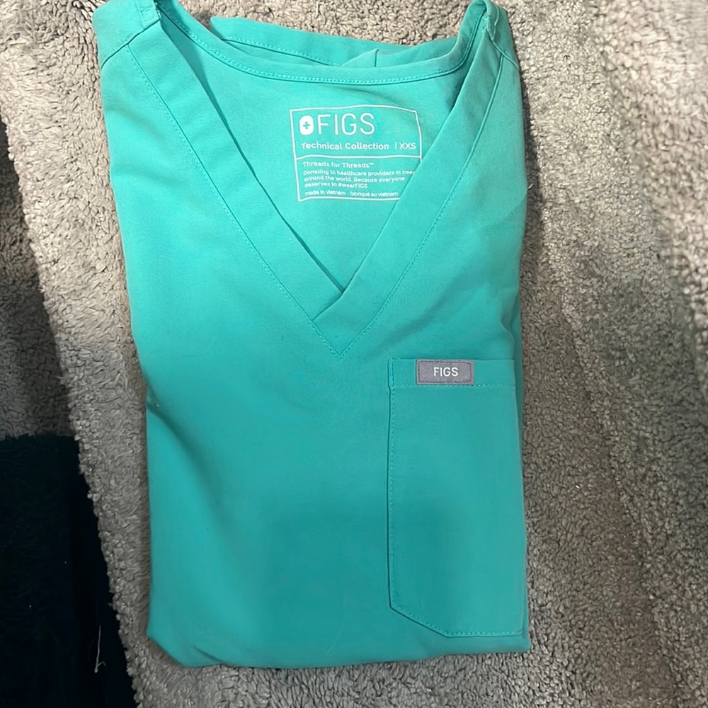 FIGS Catarina One Pocket Scrub Top